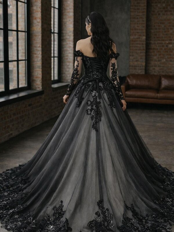 schwarzes_Brautkleid_Gothic_Hochzeit schwarzes_Brautkleid_Gothic_Hochzeit