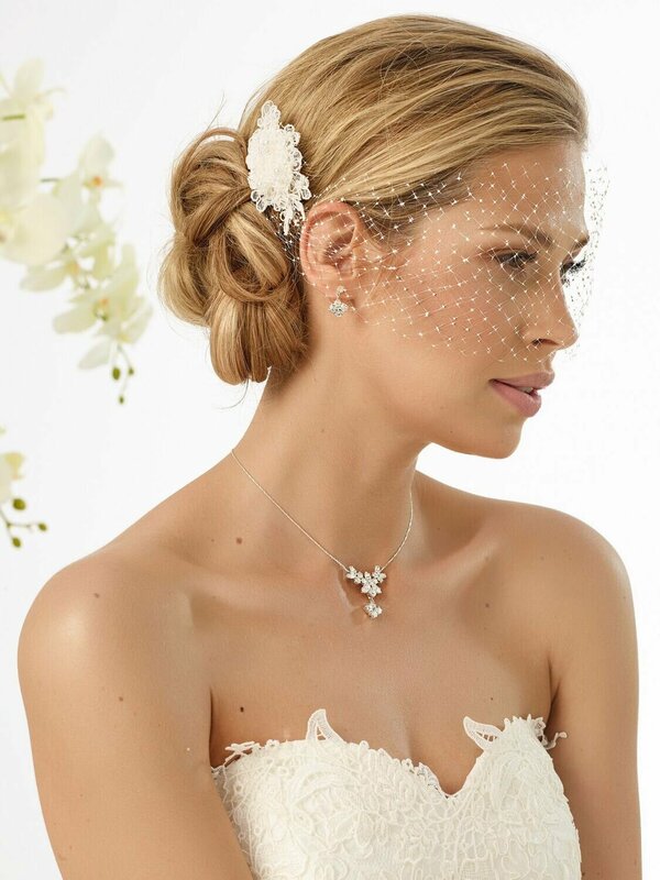Kette_Brautkleid_Facinator_Hochzeitsinspiration Kette_Brautkleid_Facinator