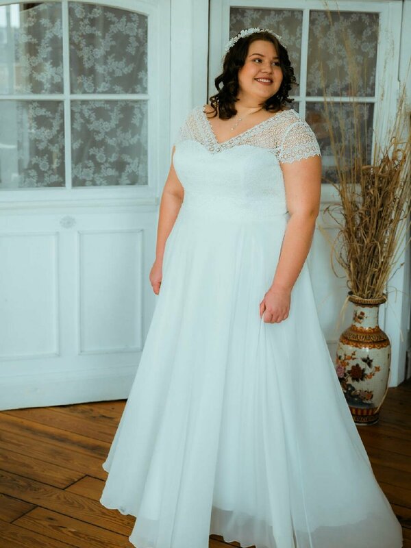 Brautkleid_plussize_curvybrautkleid_XL_Brautmode_ohne_Glitzer_Üvergröße.